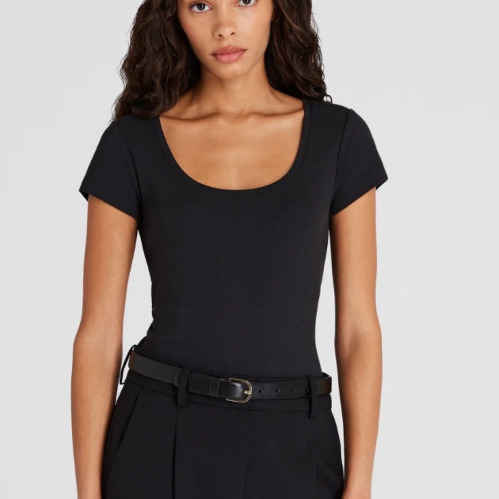 Club Monaco Scoop neck Bowee tee black XS new with tags
